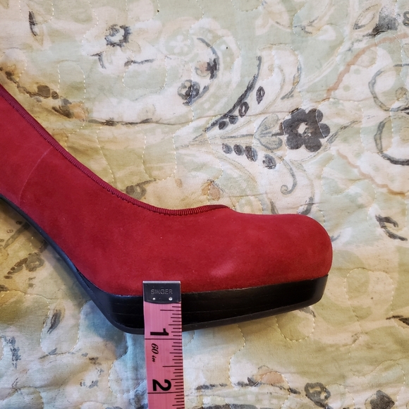 Adrienne Vittadini Marve Kidsuede Platform Pumps size 8 - Picture 10 of 11